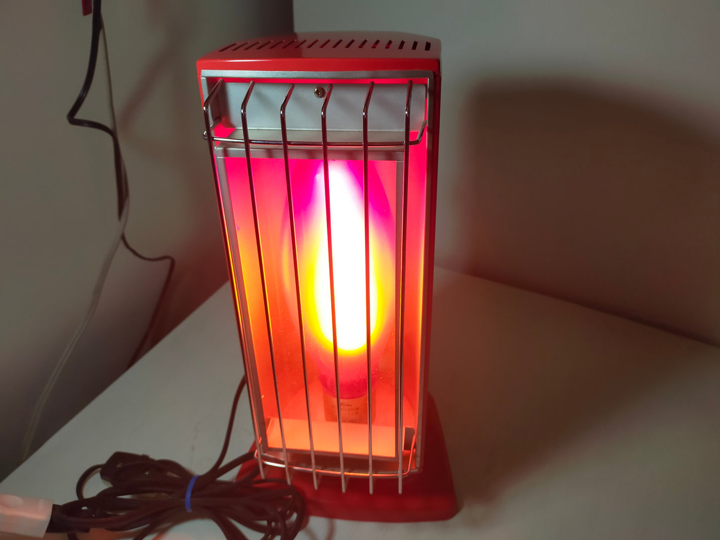 【サテライト】レトロ 電気ストーブ 東芝 SR-451