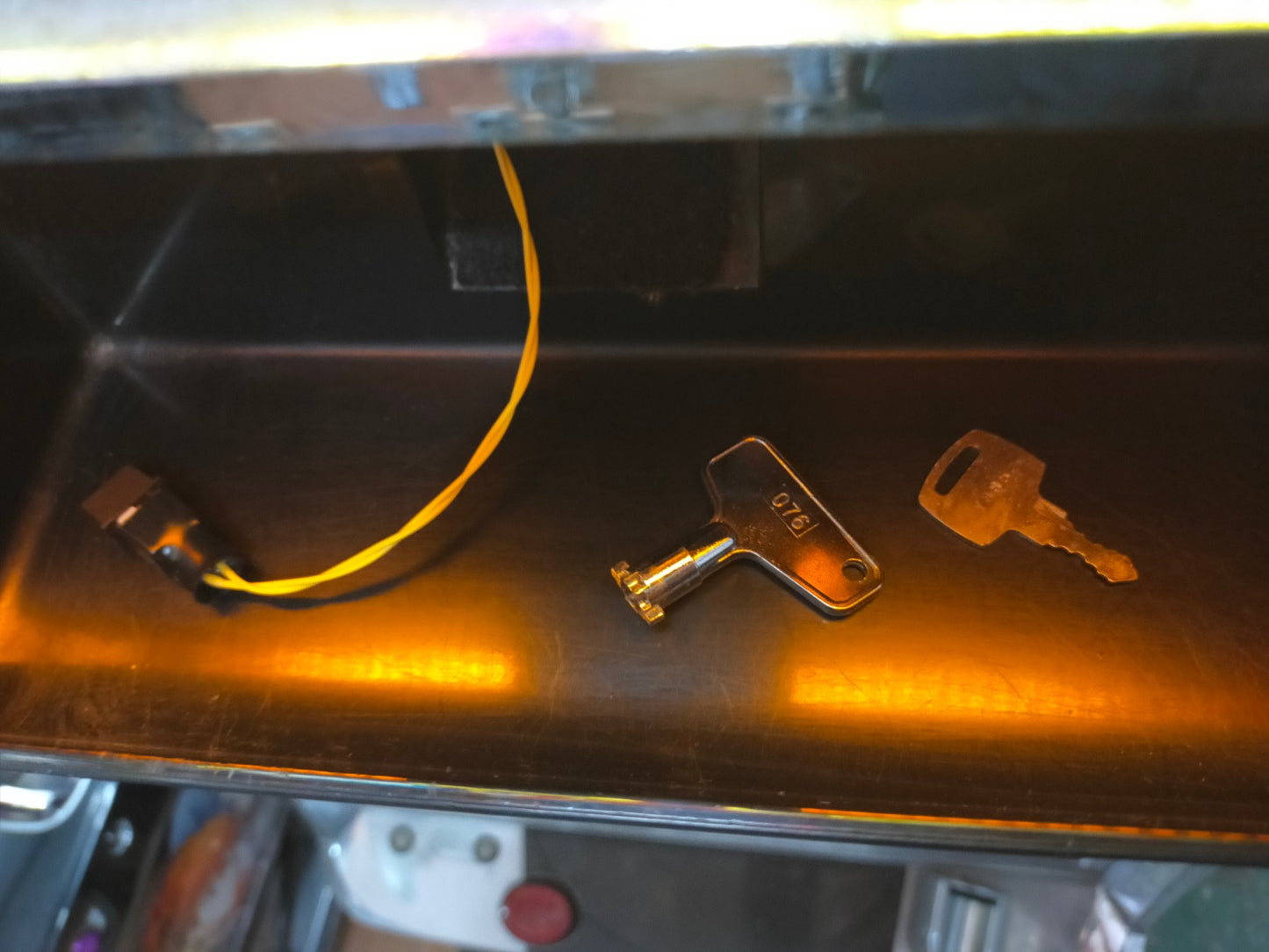 【サテライト】パチスロ実機 ドロンジョにおまかせ 4号機 【発送不可】