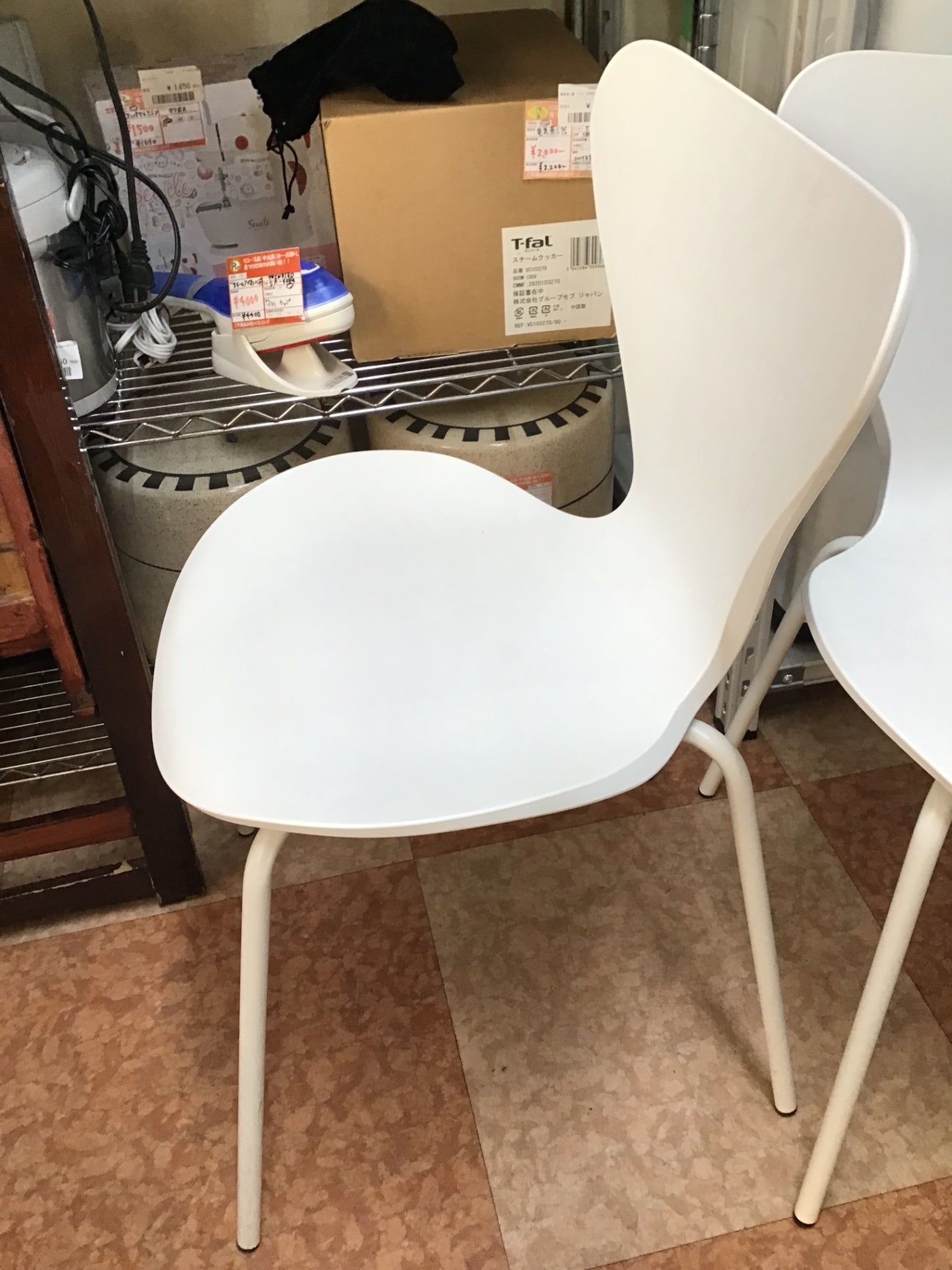 【深草店】 椅子 白 幅50 高さ80.5 奥行42 座高48