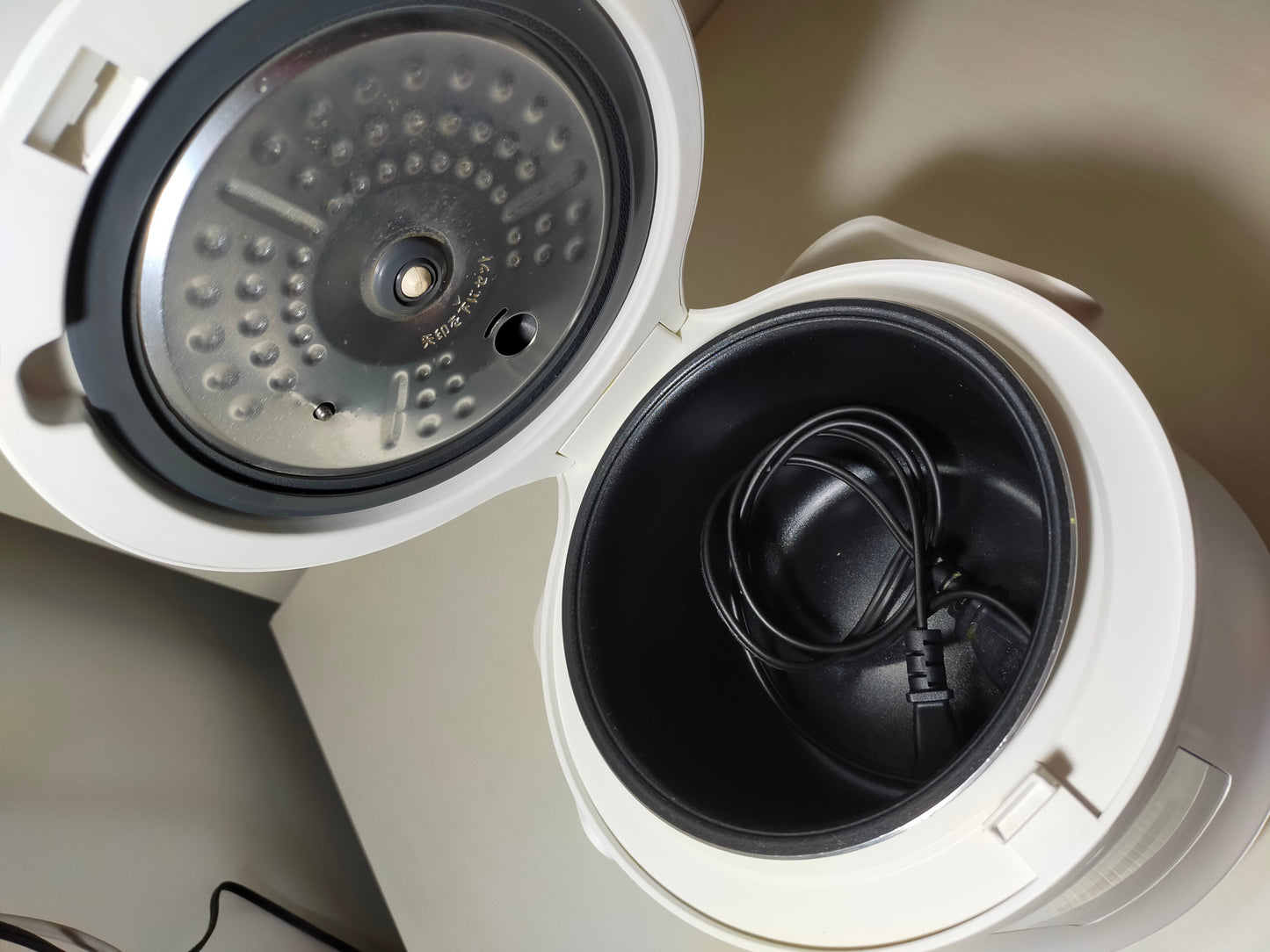 【サテライト】炊飯器 カイホウジャパン 3合炊き KH-SK500WH