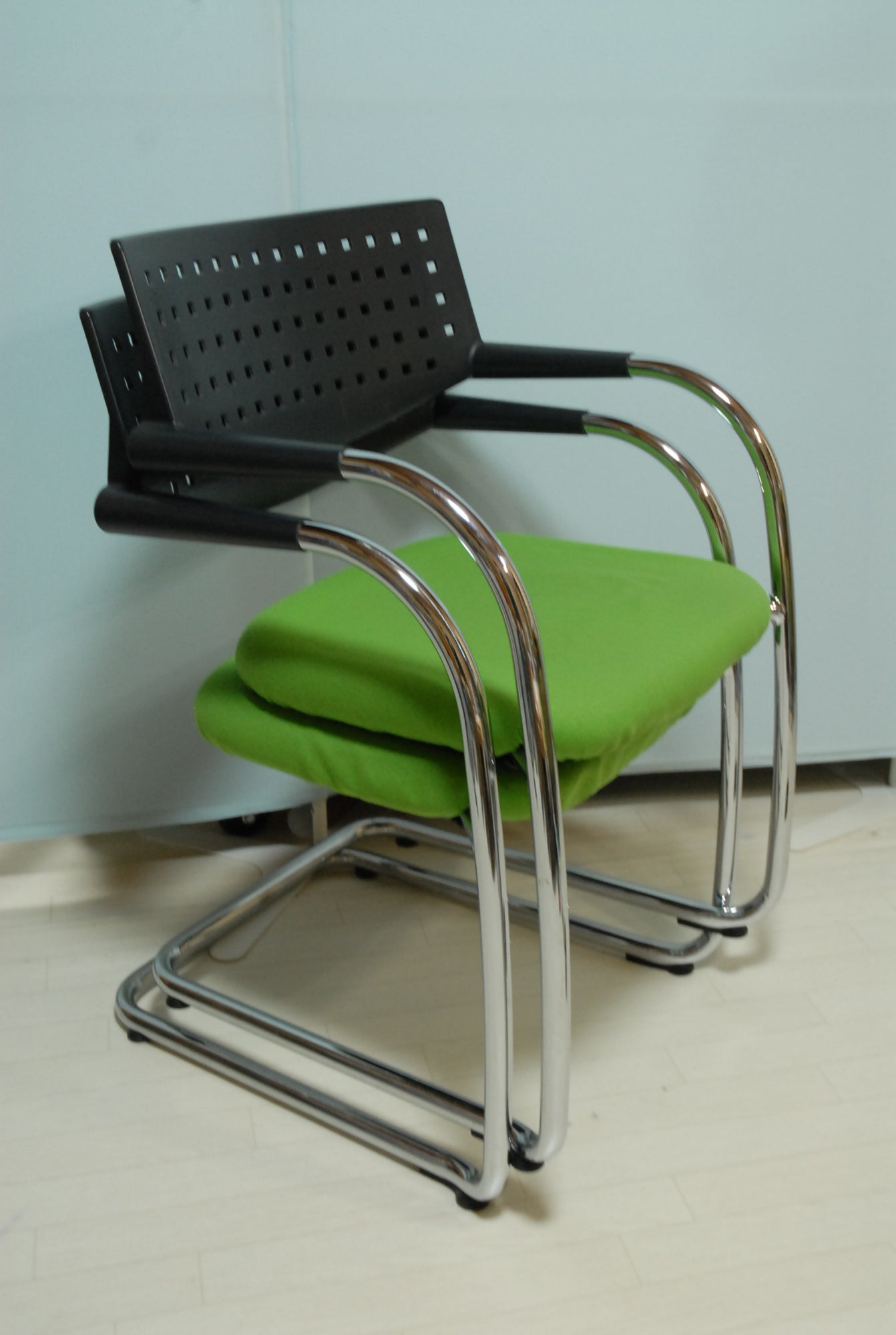 vitra カンティレバーチェア スタッキングチェア 2脚セット アントニオ・チッテリオ ビザソフト