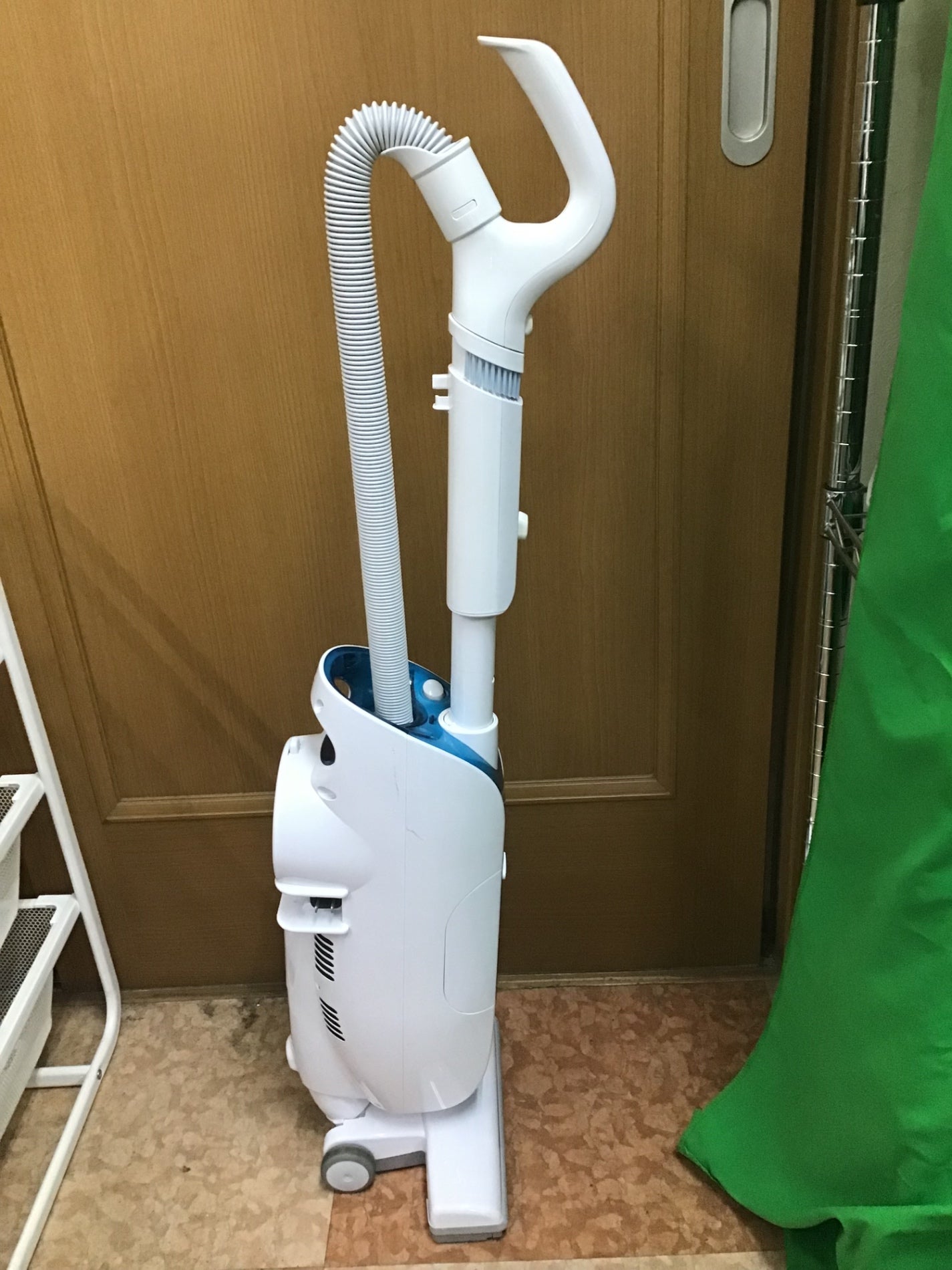 【深草店】東芝 サイクロン式スティッククリーナーコード式 タービンブラシタイプブルー【掃除機】TOSHIBA VC-Y80C-L