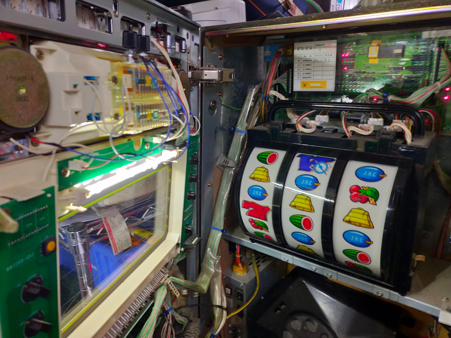 【サテライト】パチスロ実機 サンダーVⅡ 4号機 【発送不可】