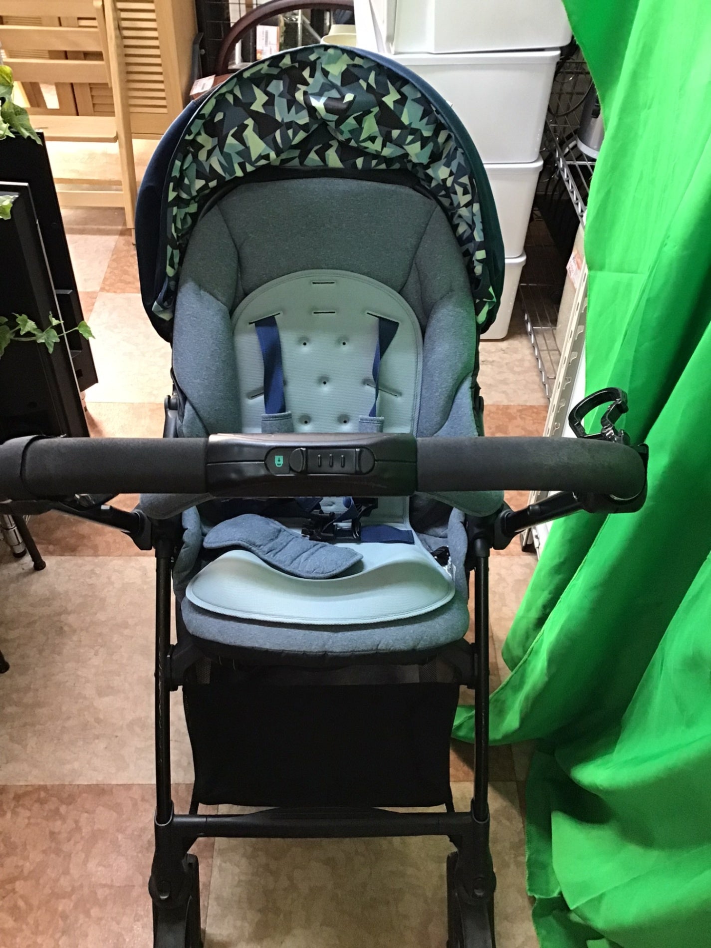 【深草店】 ベビーカー コンビ スゴカルスイッチプラス 安全基準A型