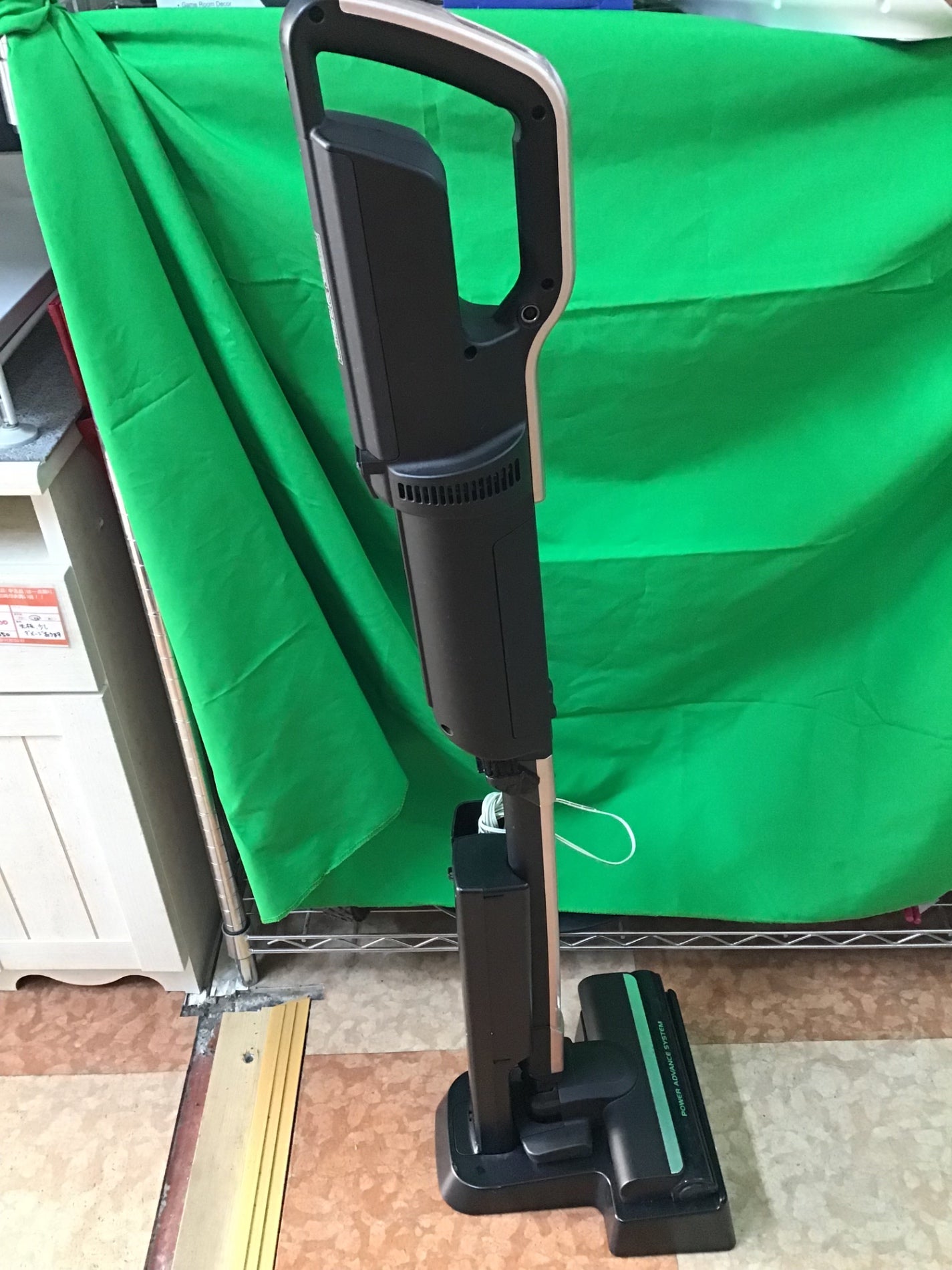 【深草店】 【掃除機+ダストパックセット】 アイリスオーヤマ 掃除機 紙パック式スティッククリーナー 軽量 1.6kg モップ付き KIC-SLDCP6
2020年製年製