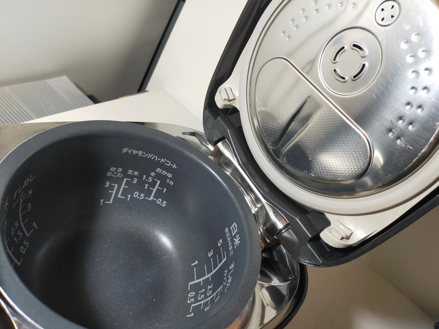 【サテライト】 スチームIH炊飯器 パナソニック 5.5合炊き SR-SY105J
2016年製