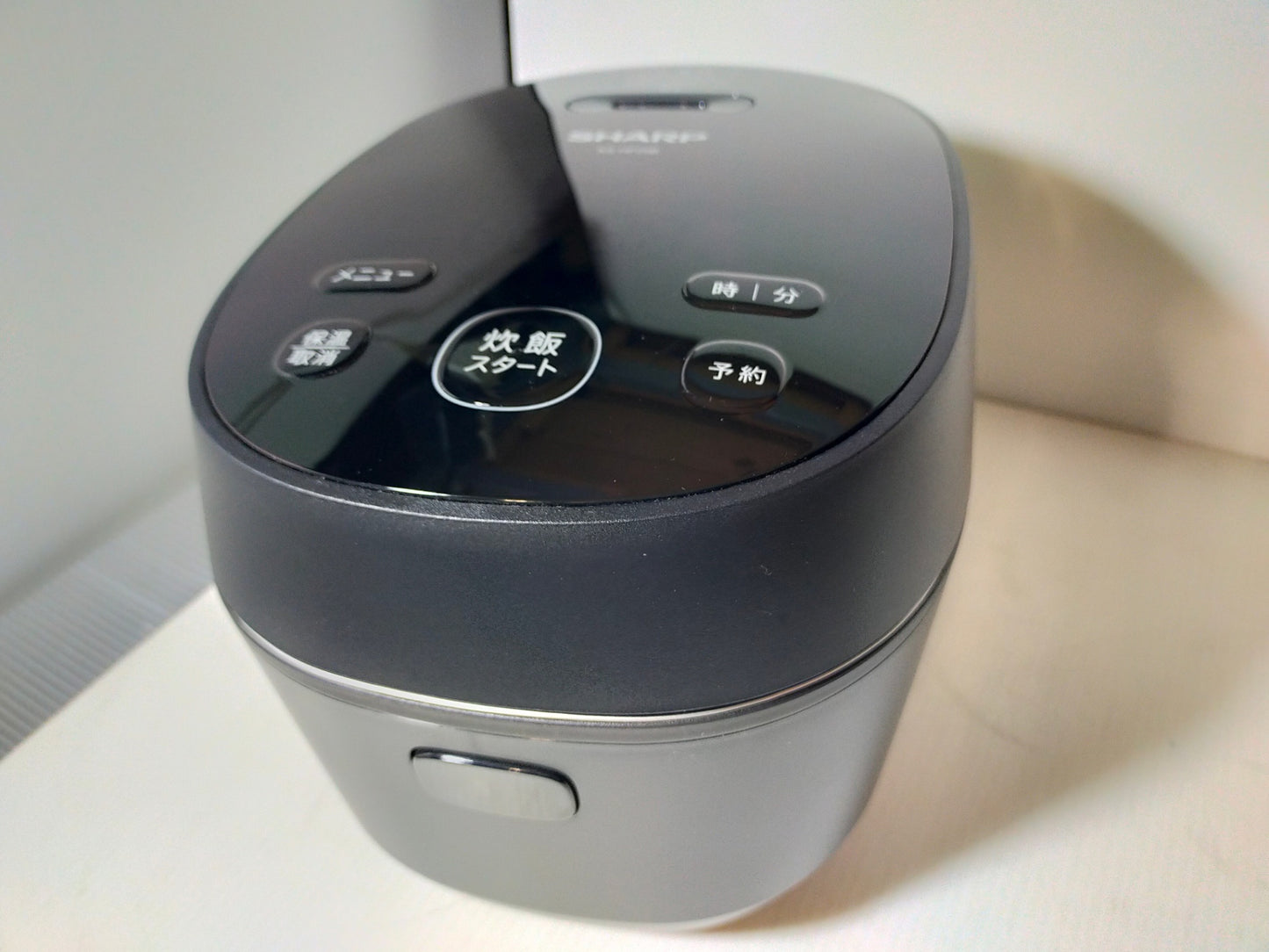 【サテライト】 IH炊飯器 シャープ 3合炊き KS-HF05BーB
2022年製