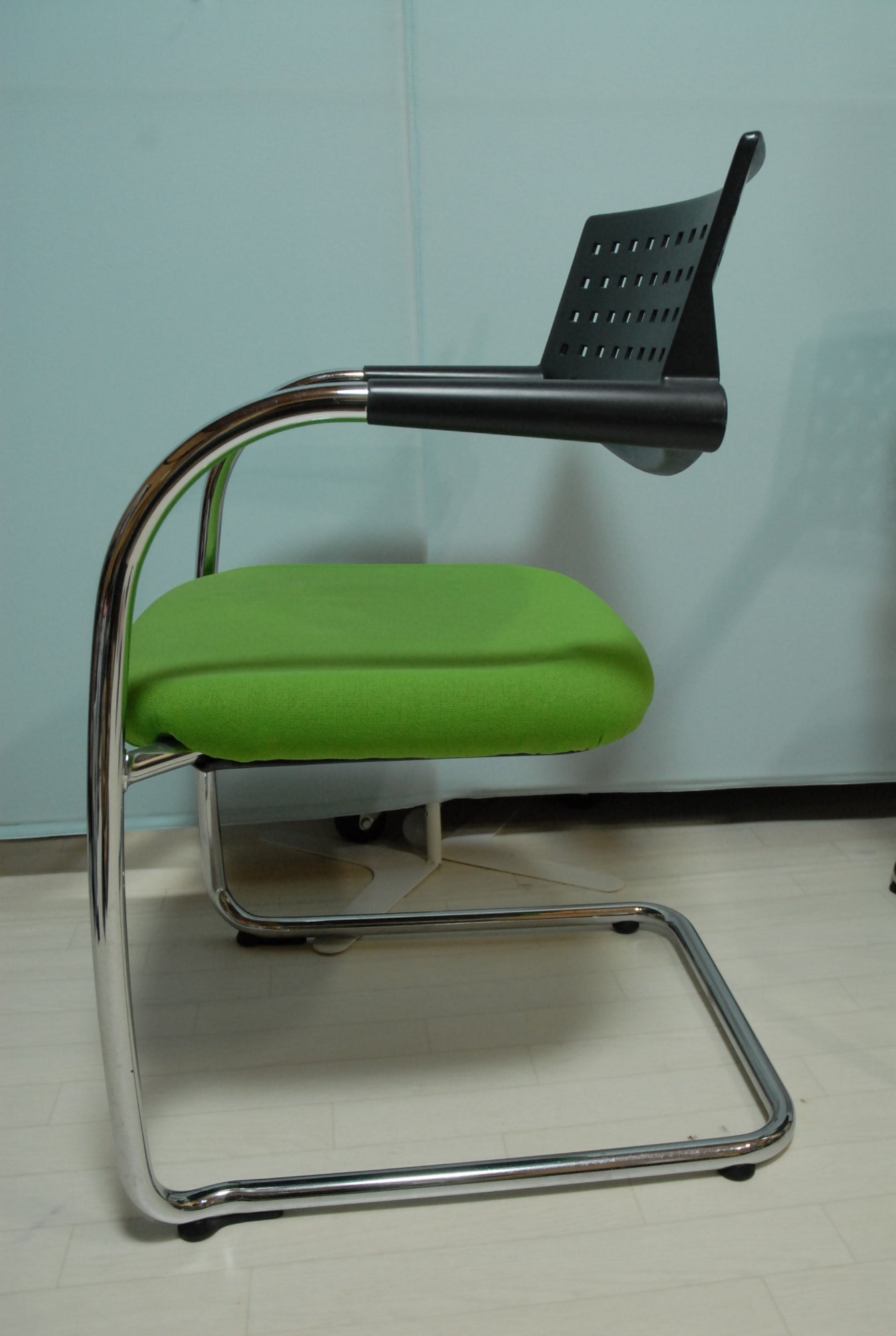 vitra カンティレバーチェア スタッキングチェア 2脚セット アントニオ・チッテリオ ビザソフト