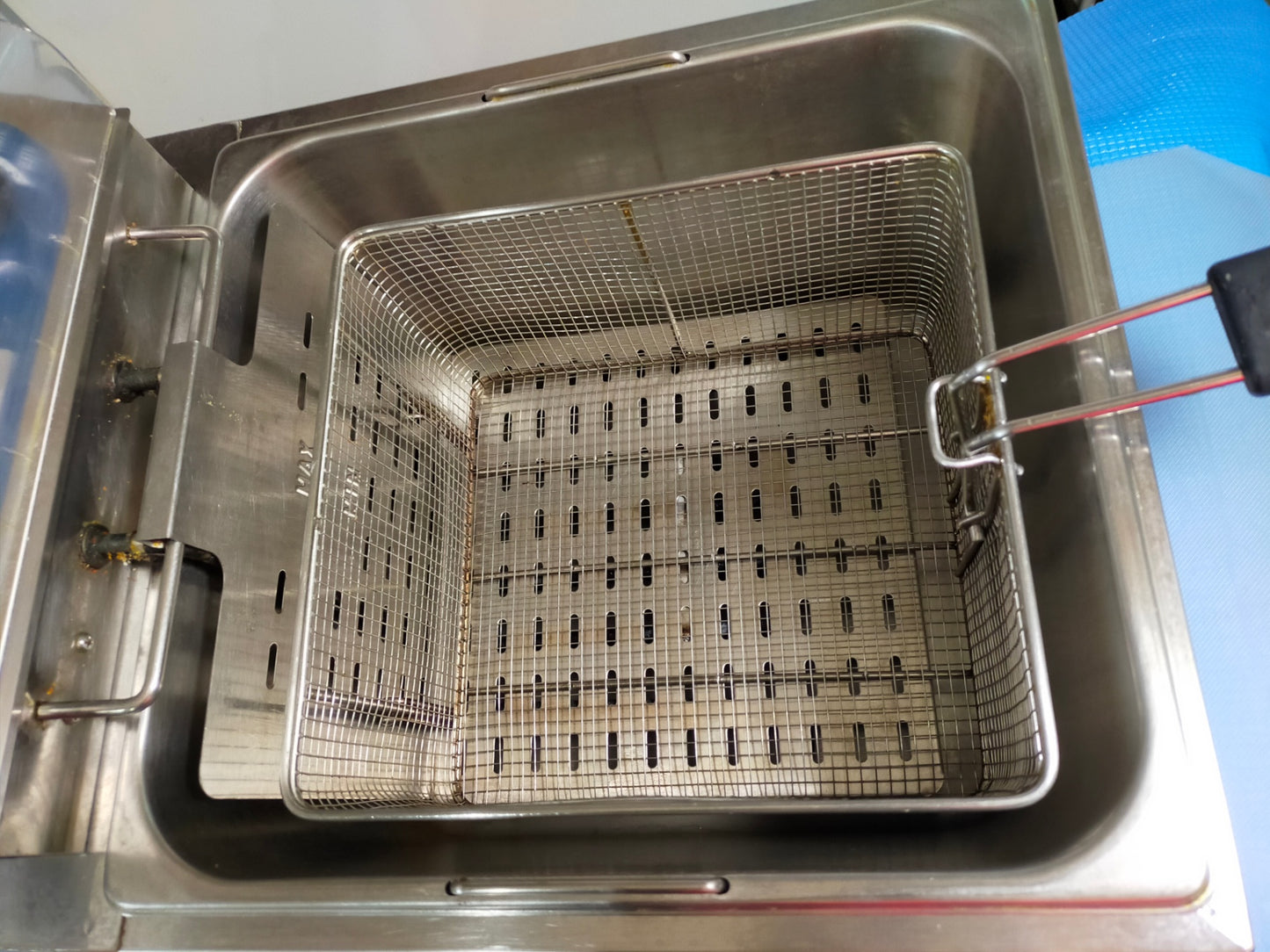 【サテライト】 KIPROSTAR 卓上電気フライヤー 油量12L 単相200V PRO-12FLT-200-F 厨房機器 中古 キプロスター