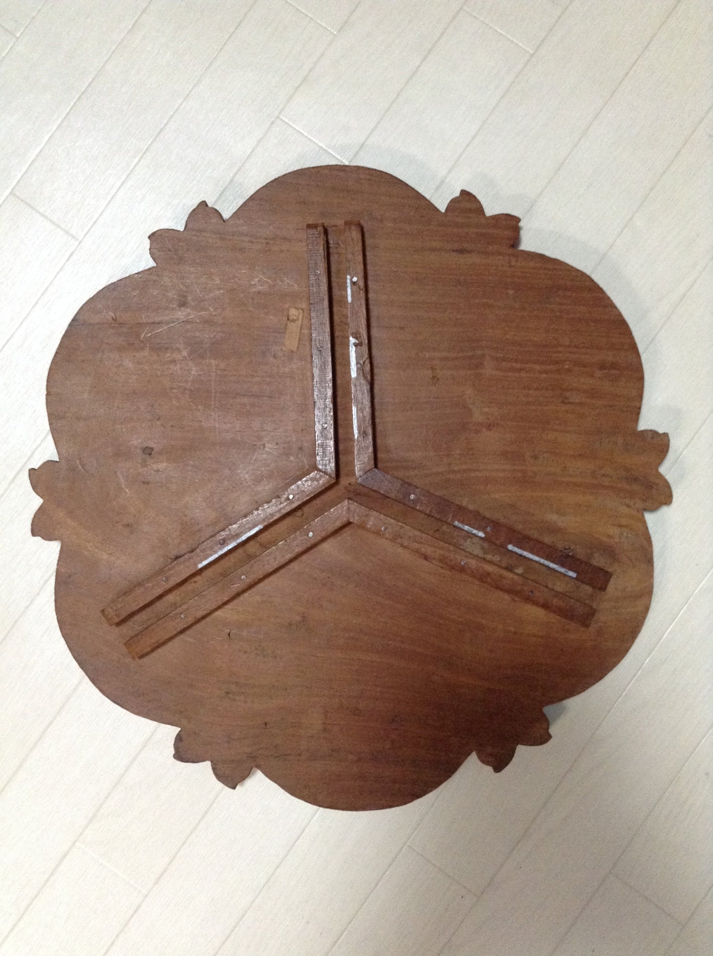 【倉庫保管】 透かし彫りサイドテーブル