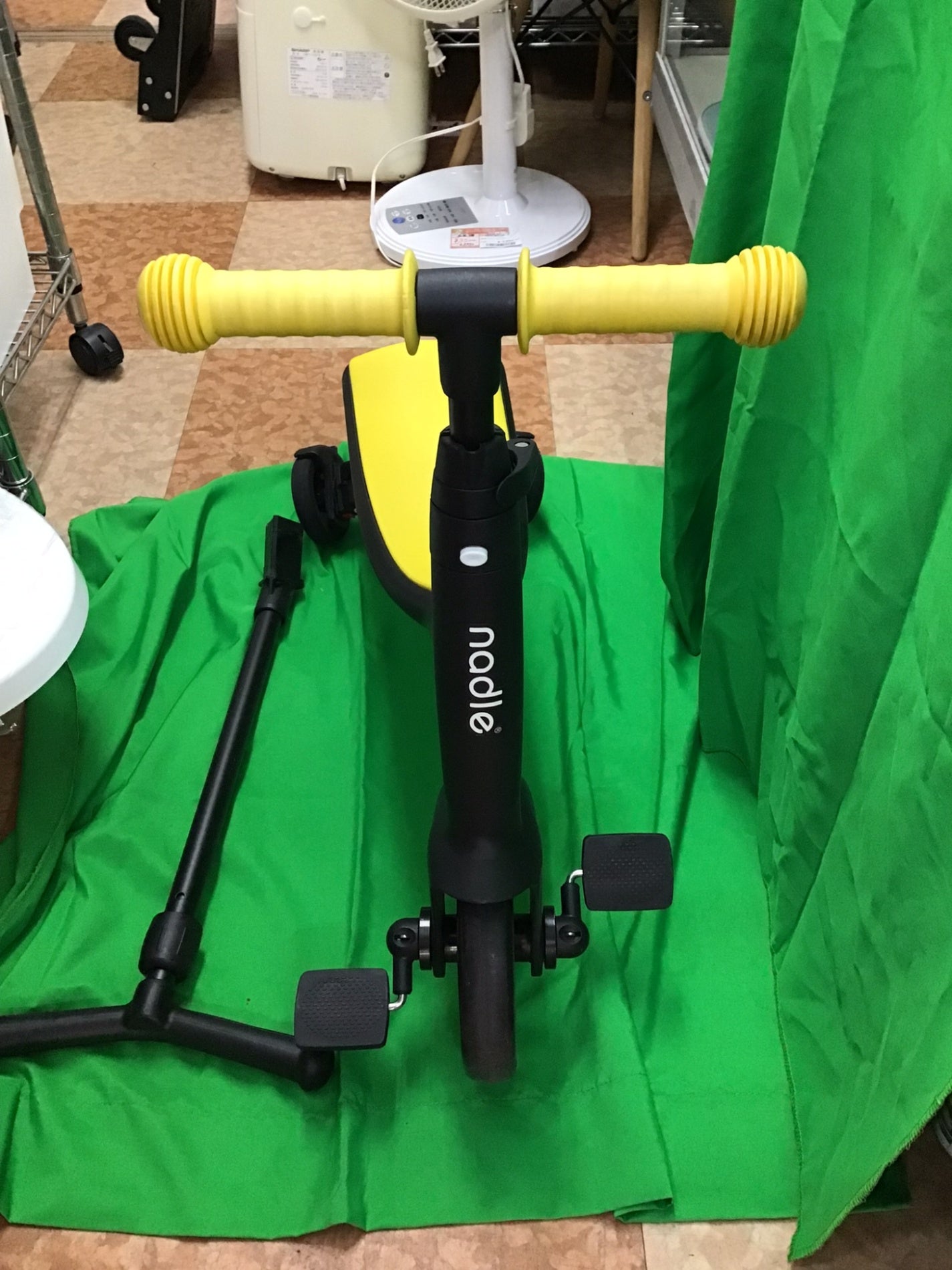【深草店】 手押し三輪車 黄色