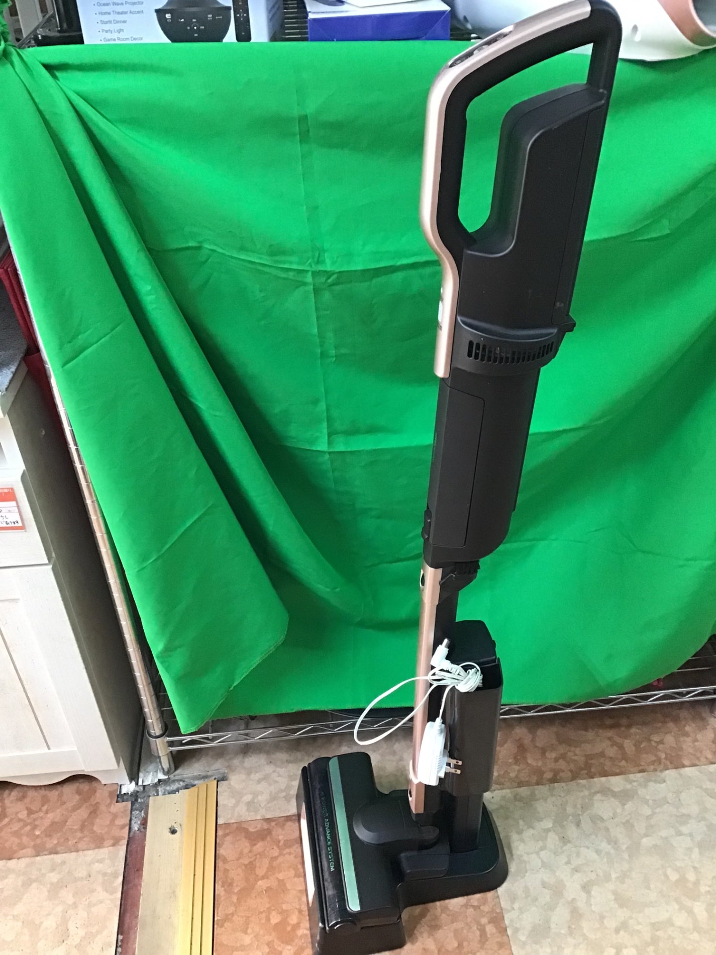 【深草店】 【掃除機+ダストパックセット】 アイリスオーヤマ 掃除機 紙パック式スティッククリーナー 軽量 1.6kg モップ付き KIC-SLDCP6
2020年製年製