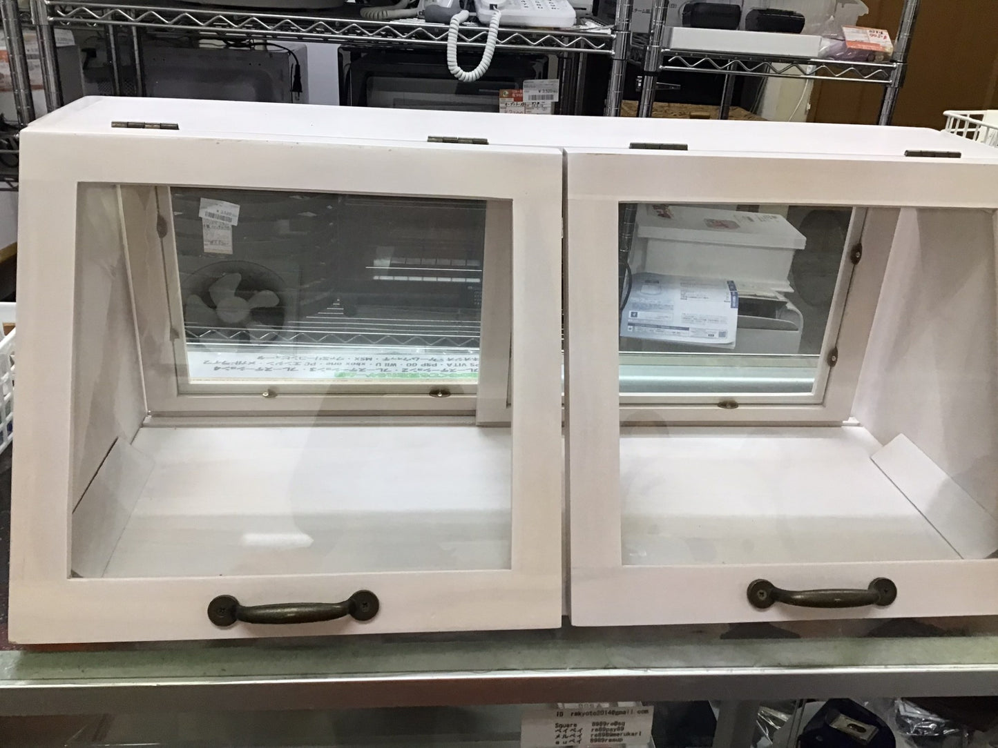 【深草店】 ガラスケース