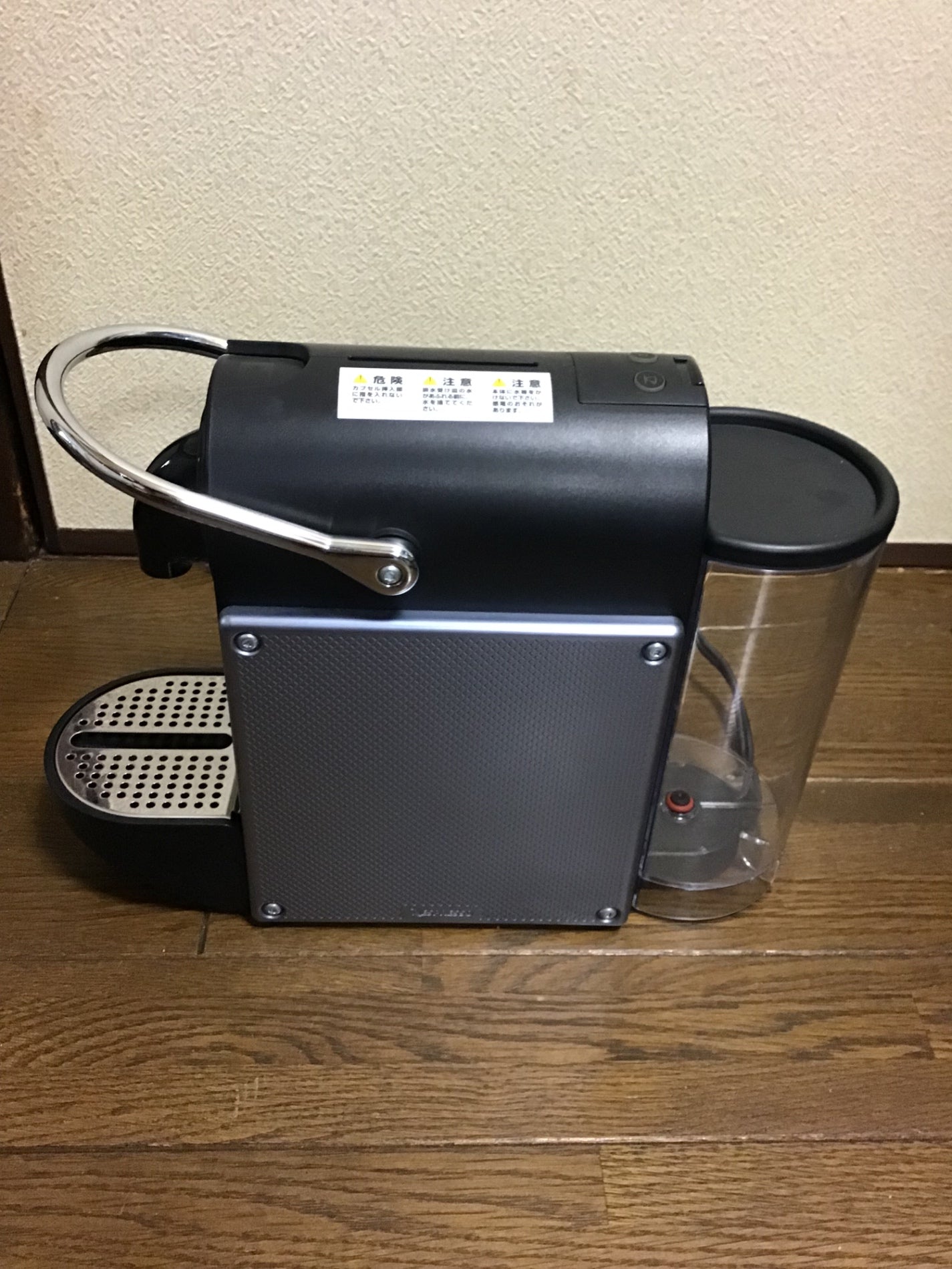 【深草店】コーヒーメーカー ネスプレッソ 2011