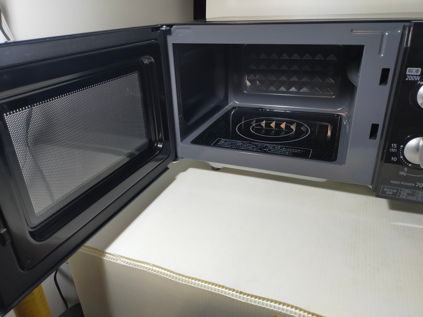 【深草店】 電子レンジ アイリスオーヤマ 18L フラットテーブル 60Hz EMO-F518-6-B
2022年製
