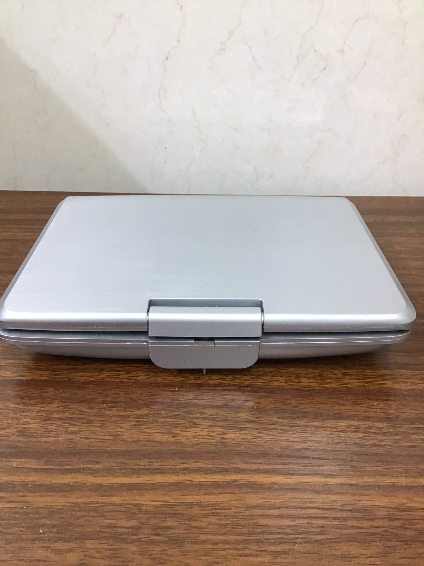 【深草店】9インチDVDプレーヤー PO125