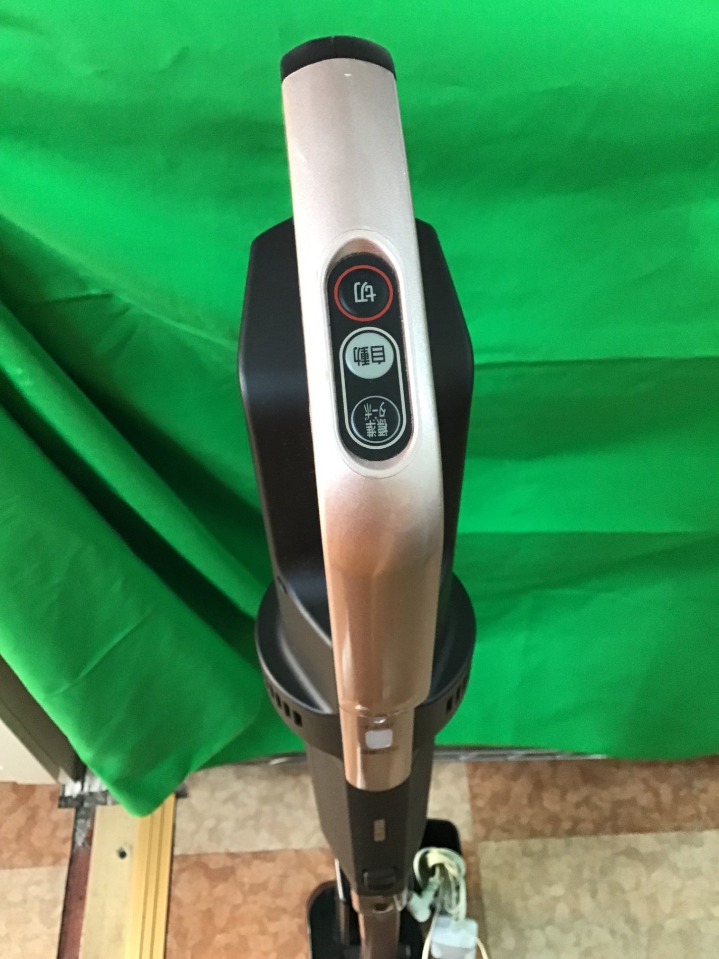 【深草店】 【掃除機+ダストパックセット】 アイリスオーヤマ 掃除機 紙パック式スティッククリーナー 軽量 1.6kg モップ付き KIC-SLDCP6
2020年製年製
