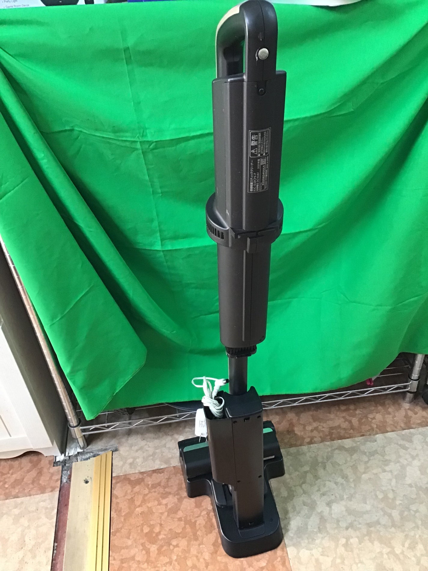 【深草店】 【掃除機+ダストパックセット】 アイリスオーヤマ 掃除機 紙パック式スティッククリーナー 軽量 1.6kg モップ付き KIC-SLDCP6
2020年製年製