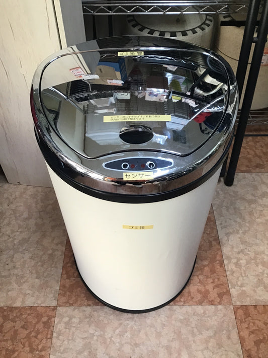 【深草店】 自動開閉ゴミ箱  記載なし年製