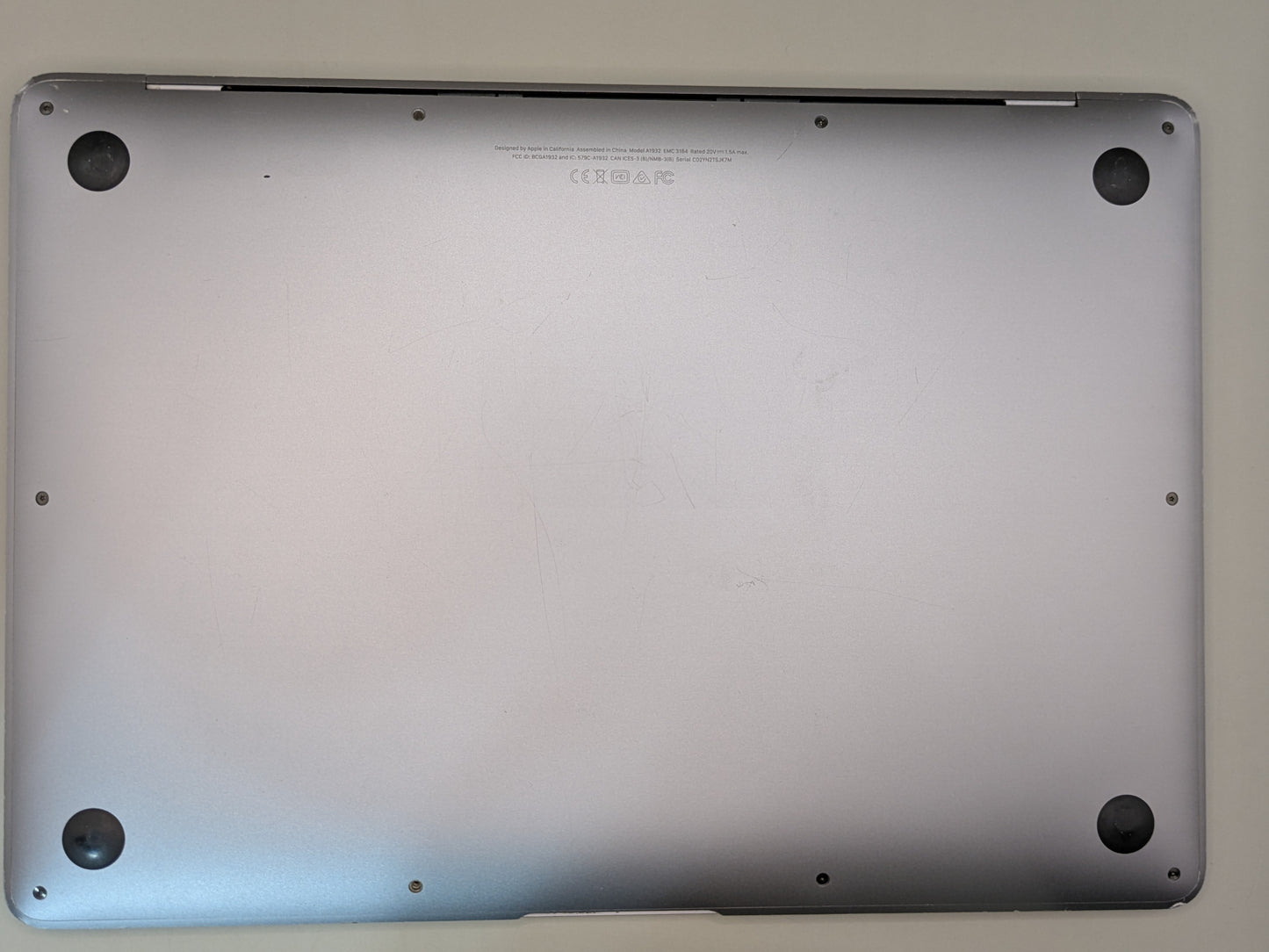 【倉庫保管】ノートPC Apple Computer A1932 ② 1.6 GHz デュアルコア Intel Core i5 macOS：Sonoma 14.7.7 8 GB 2133 MHz LPDDR3 SSD 256GB