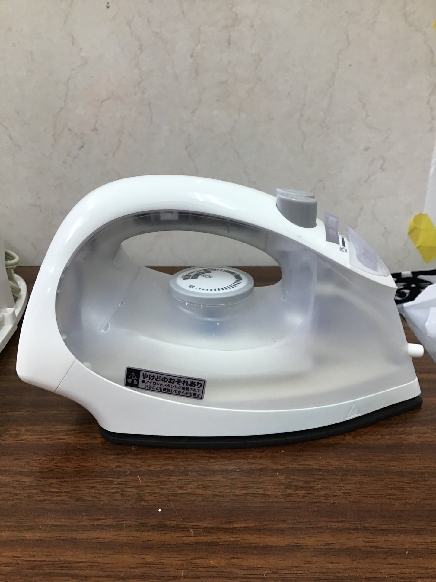 【深草店】 コードレスアイロン　ニトリ　HG-5016　2021年製  2021年製