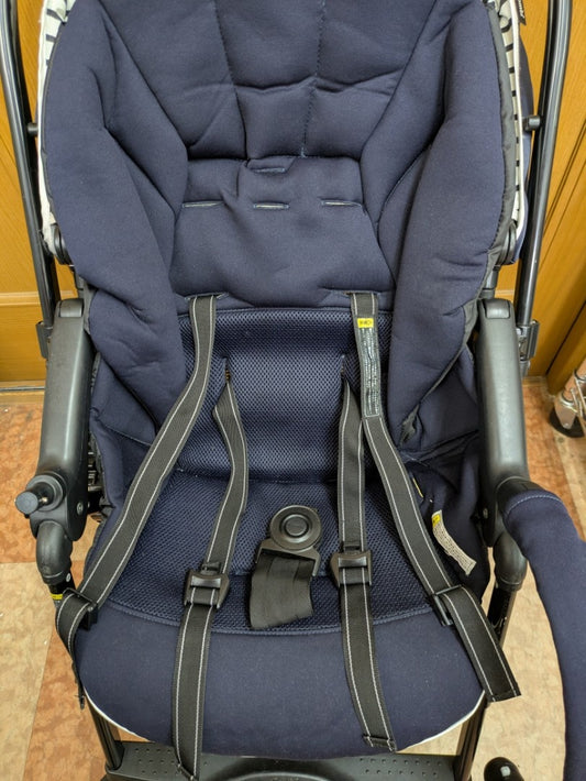 【深草店】 ベビーカー Combi ハンディ オート４キャス コンビ