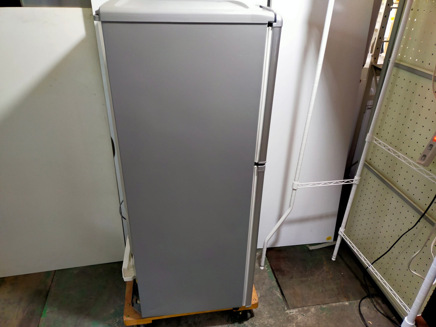 【サテライト】冷蔵庫 アクア AQR-14E1-S 137L 2017年製