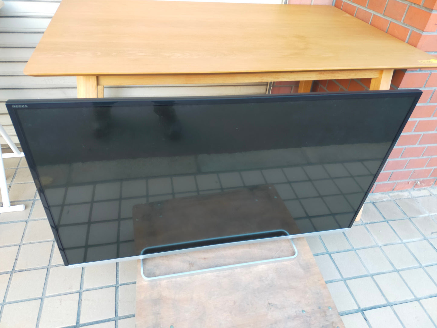 【サテライト】 液晶テレビ 東芝 42J8 42V型 

 2015年製