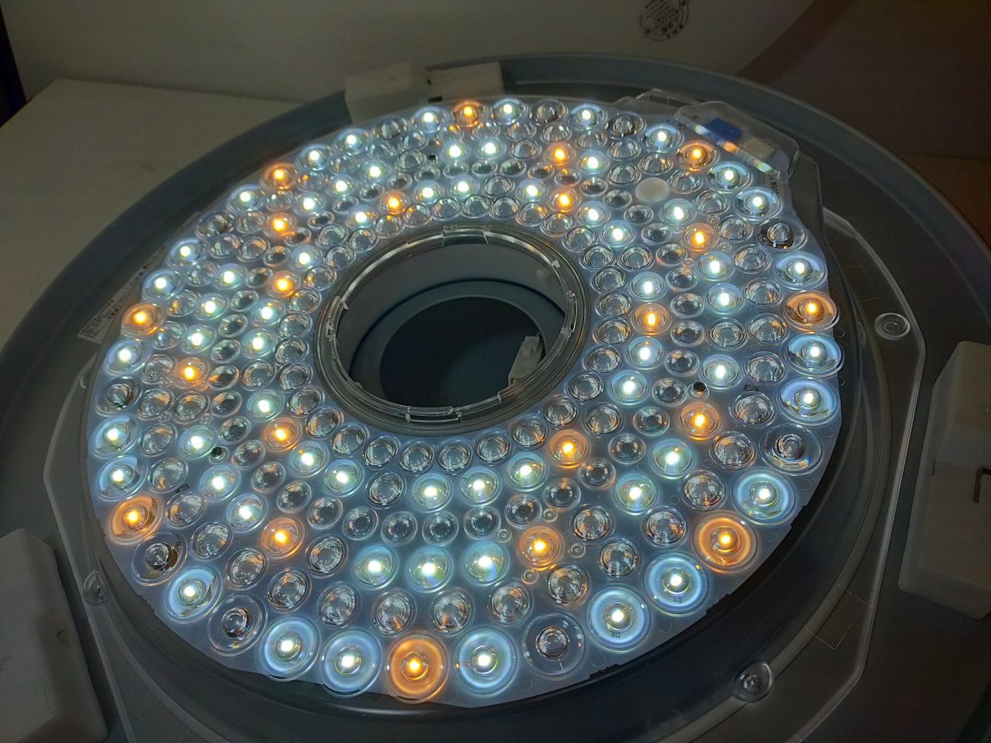 【サテライト】 LEDシーリングライト 日立 8畳用 LEC-AH80U 

 2022年製