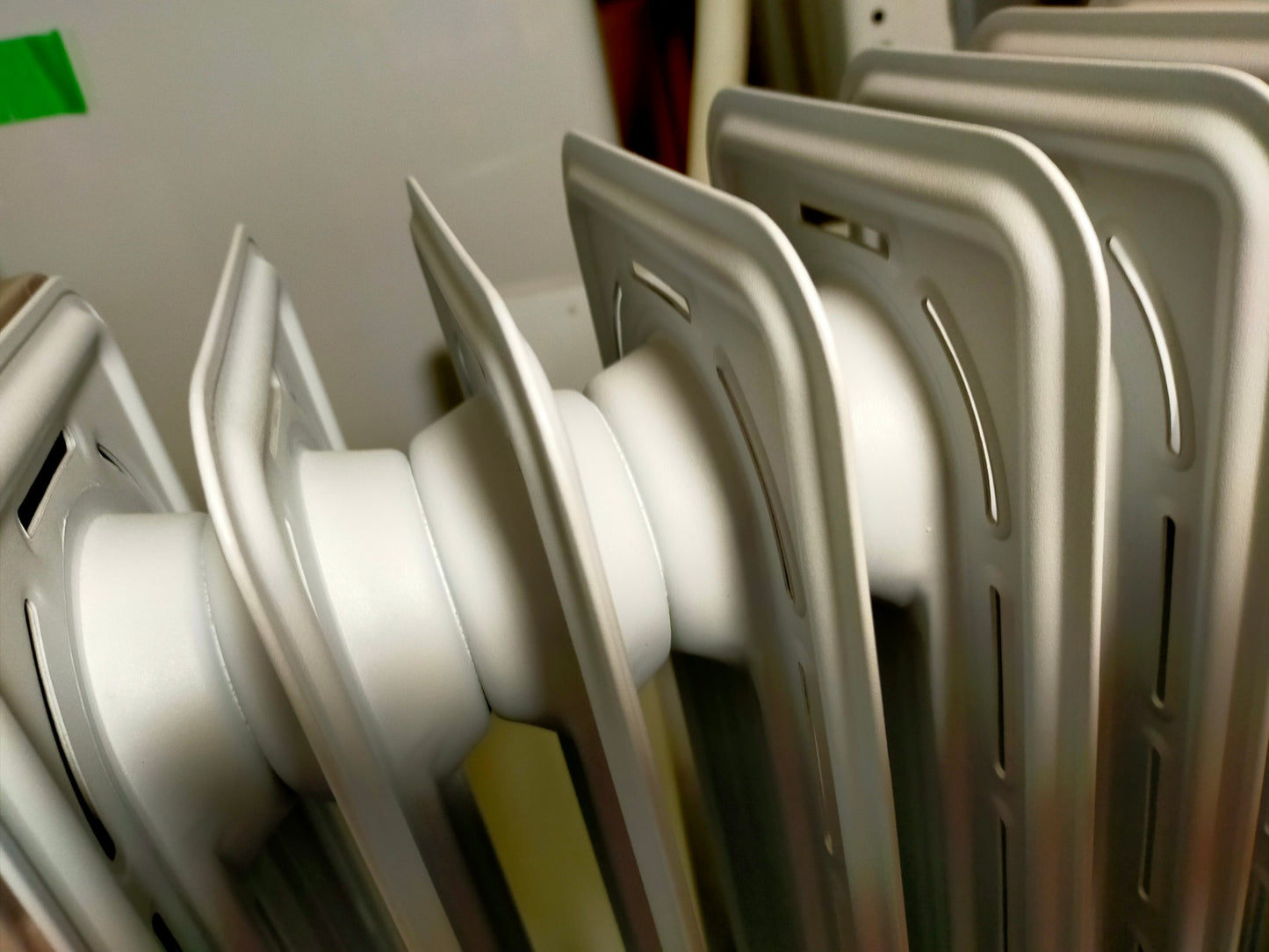 【サテライト】 オイルヒーター デロンギ RHJ21F0812-WH