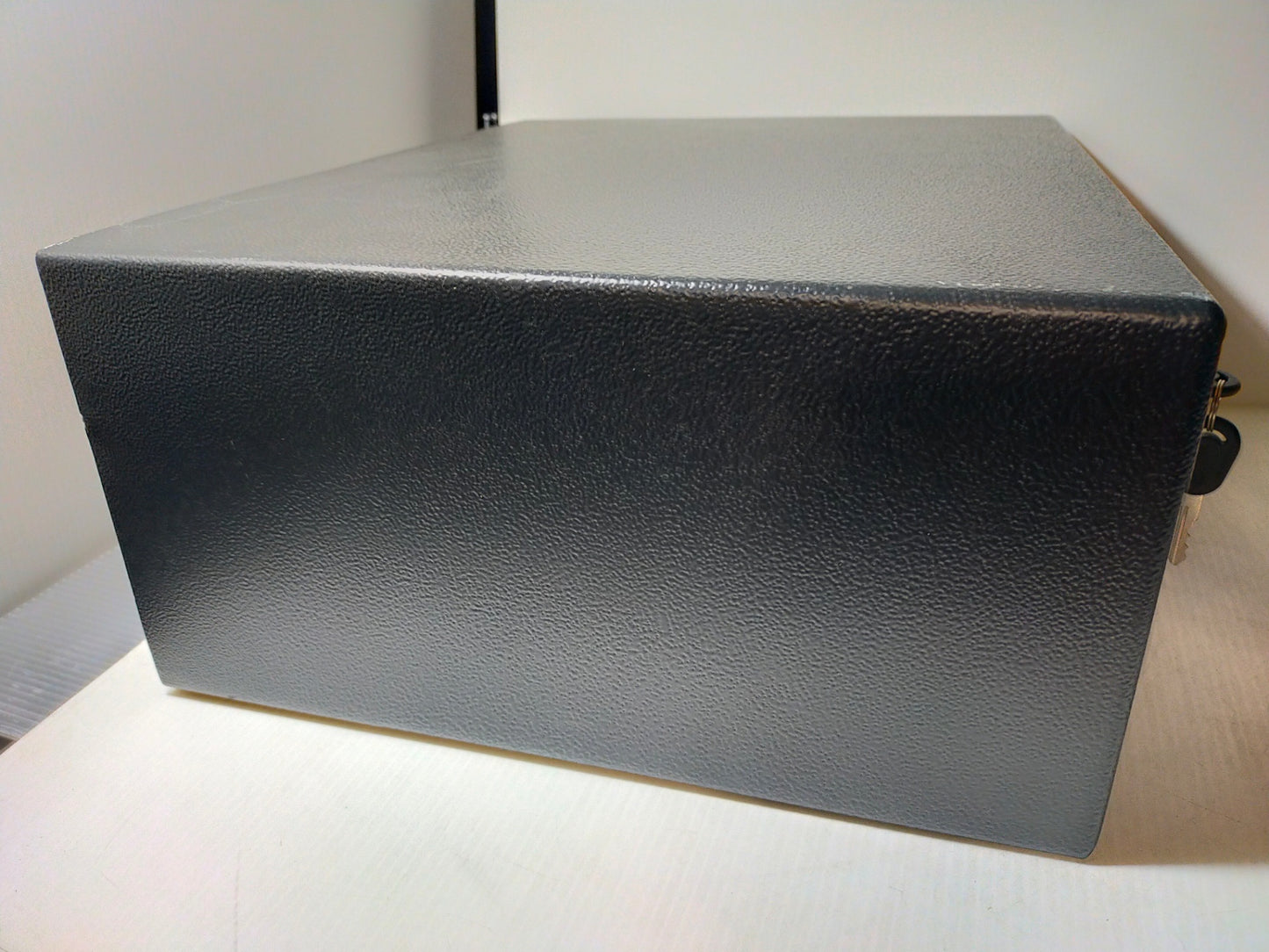 【サテライト】 金庫 SentrySafe X075