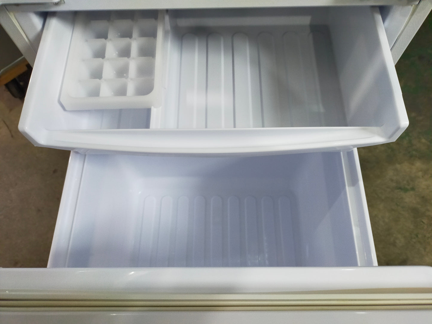 【深草店】冷蔵庫 シャープ SJ-14E7-KW 137L 2019年製