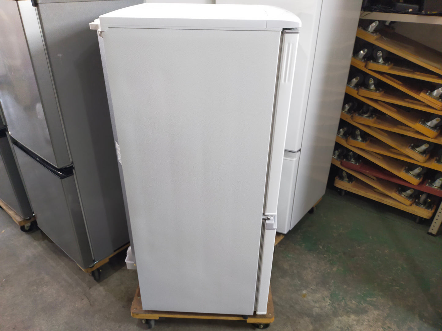 【深草店】冷蔵庫 シャープ SJ-14E7-KW 137L 2019年製