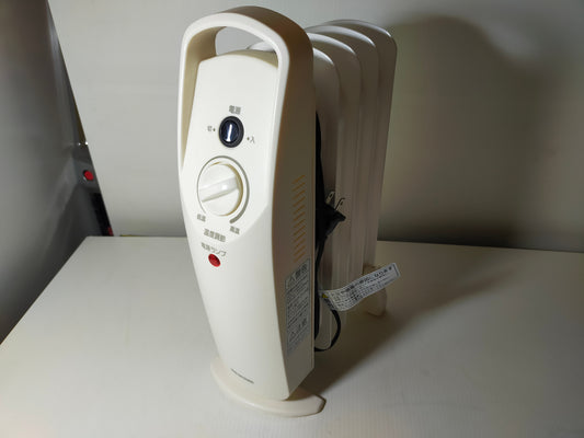 【サテライト】 ミニオイルヒ-タ- アイリスオーヤマ 500W KOH-50M-W 

 2021年製