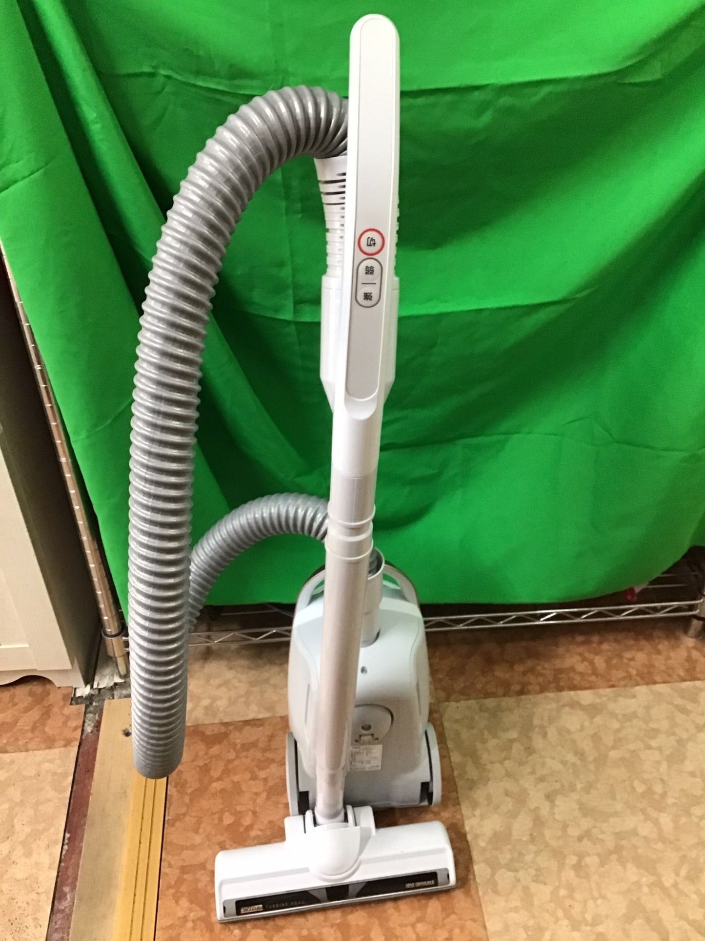 【深草店】アイリスオーヤマ 掃除機 紙パック式 ワイドタービンヘッド 超軽量 ノズル 付 ピンクゴールド IC-BTA4-P