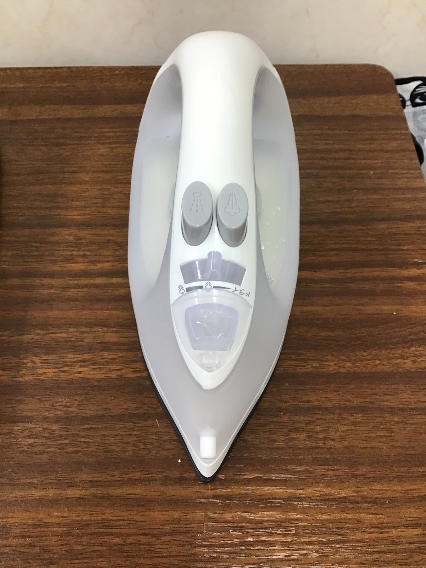 【深草店】 コードレスアイロン　ニトリ　HG-5016　2021年製  2021年製