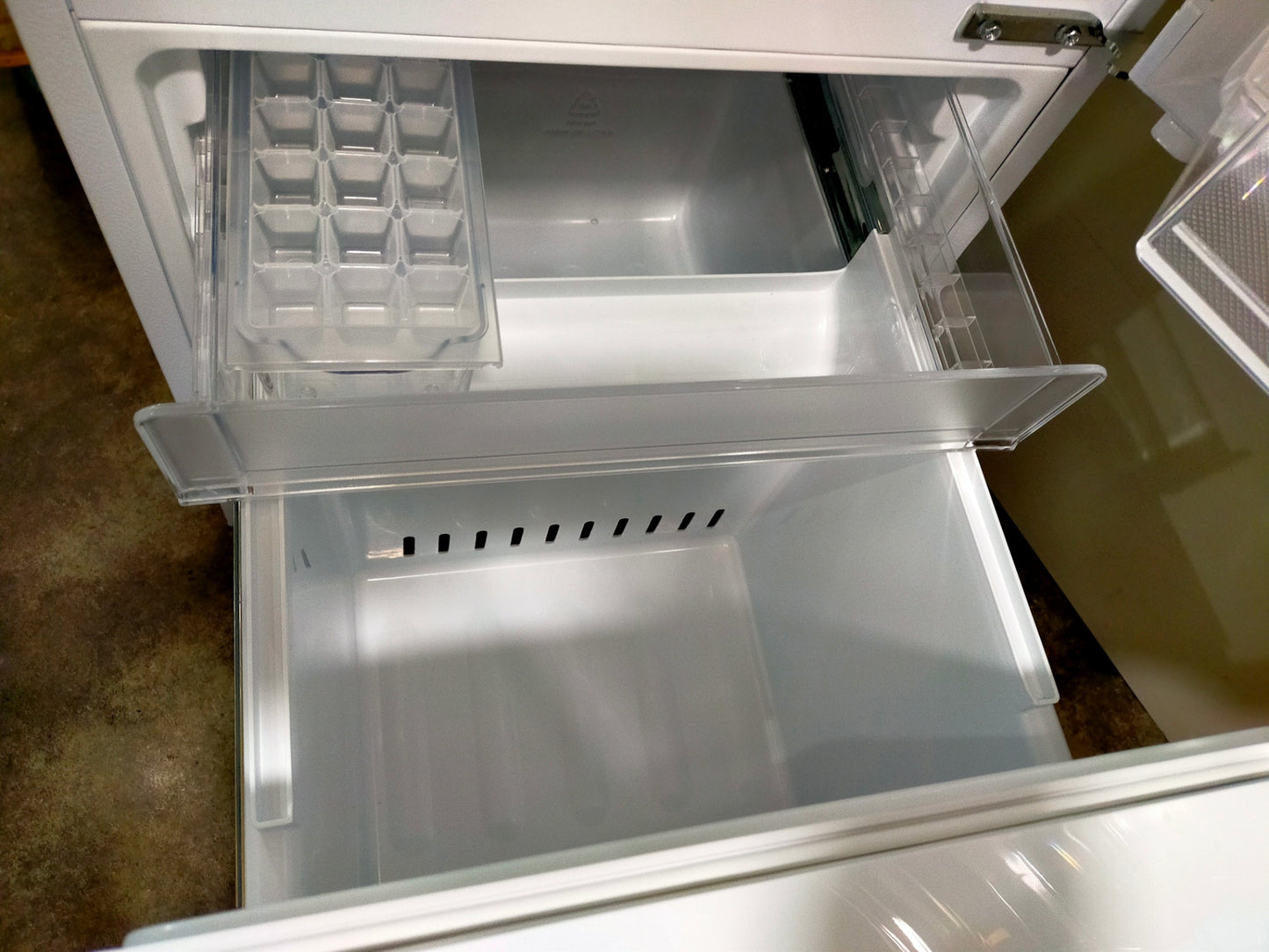 【サテライト】冷蔵庫 ヤマダ電機 YRZ-F15LW 156L 2024年製