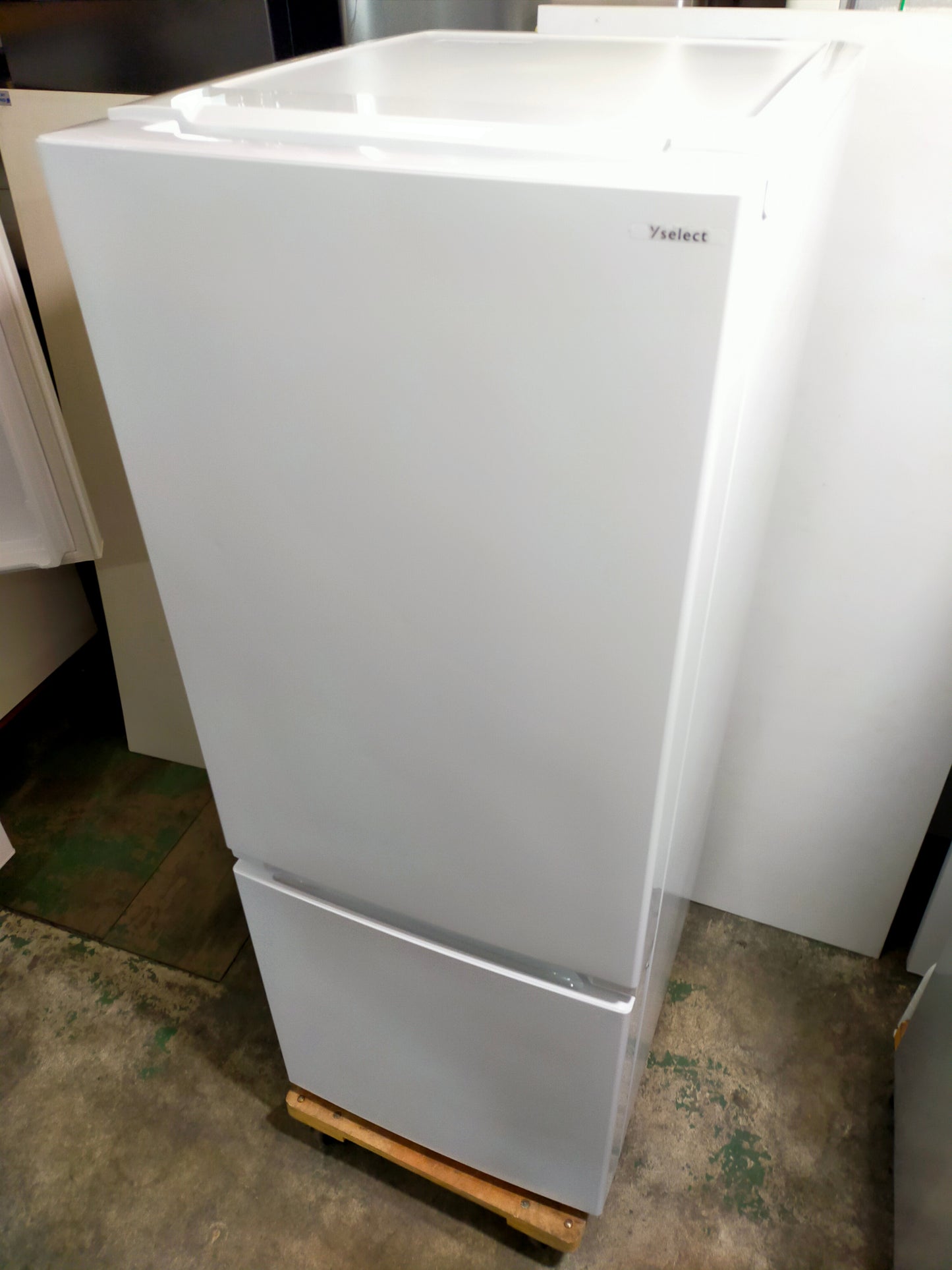 【サテライト】冷蔵庫 ヤマダ電機 YRZ-F15J-W 156L 2021年製