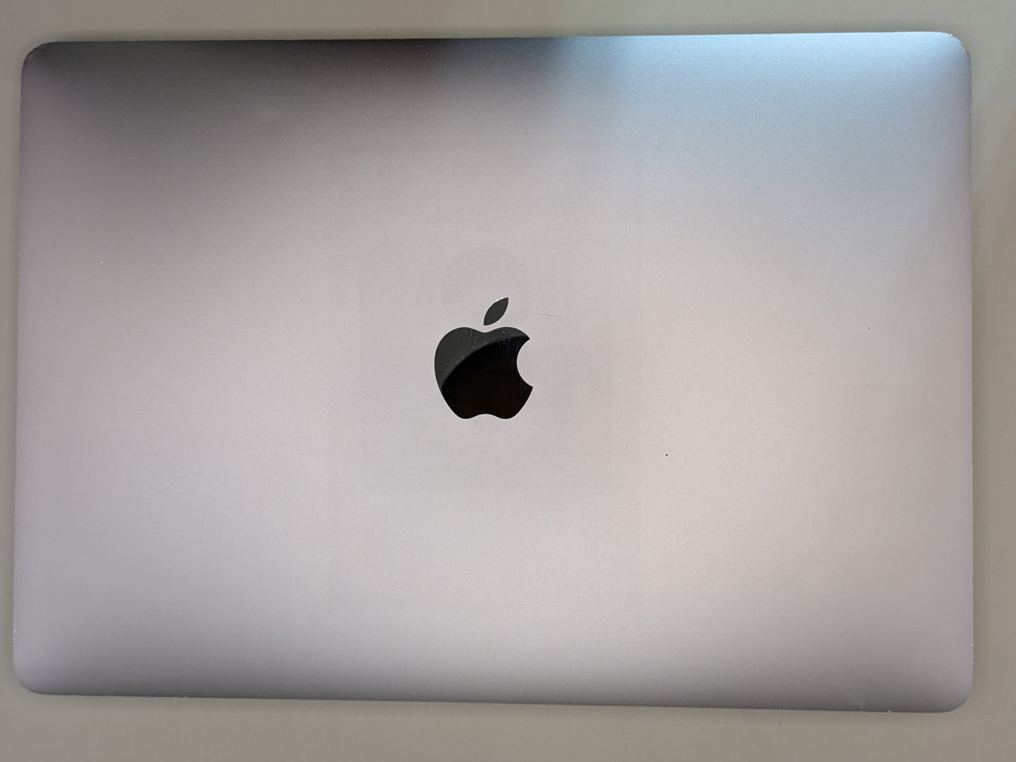 【倉庫保管】ノートPC Apple Computer A1932 ② 1.6 GHz デュアルコア Intel Core i5 macOS：Sonoma 14.7.7 8 GB 2133 MHz LPDDR3 SSD 256GB