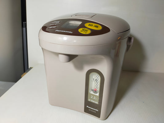 【サテライト】 電気ポット パナソニック 2.2L NC-BJ224-C 

 2019年製