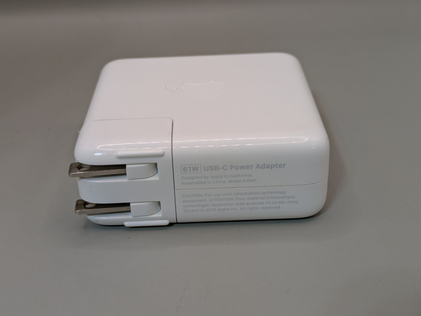 【倉庫保管】ノートPC Apple Computer A1932 ② 1.6 GHz デュアルコア Intel Core i5 macOS：Sonoma 14.7.7 8 GB 2133 MHz LPDDR3 SSD 256GB