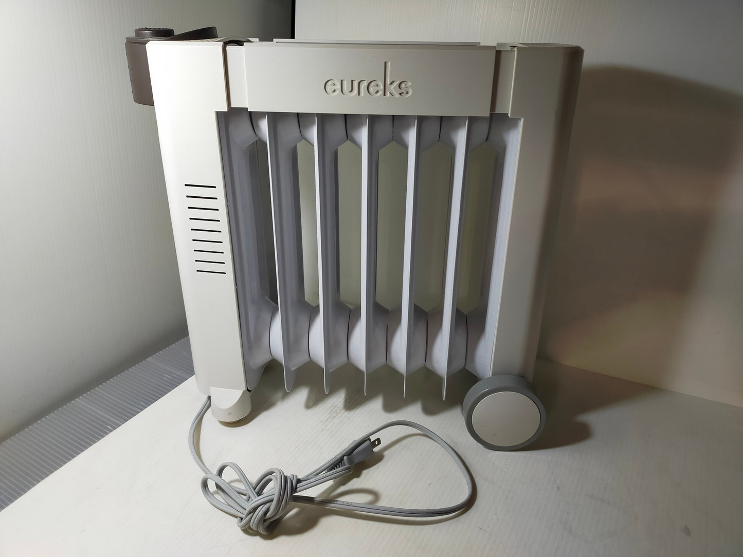 【サテライト】 オイルヒーター ミニ シリーズ ユーレックス NF-M7U-W