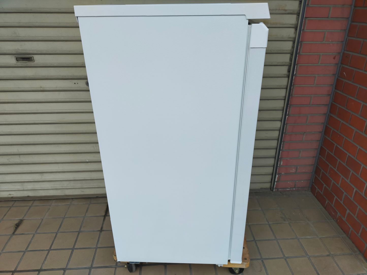 【サテライト】冷凍庫 ハイアール JF-NU102D-W 102L 年製