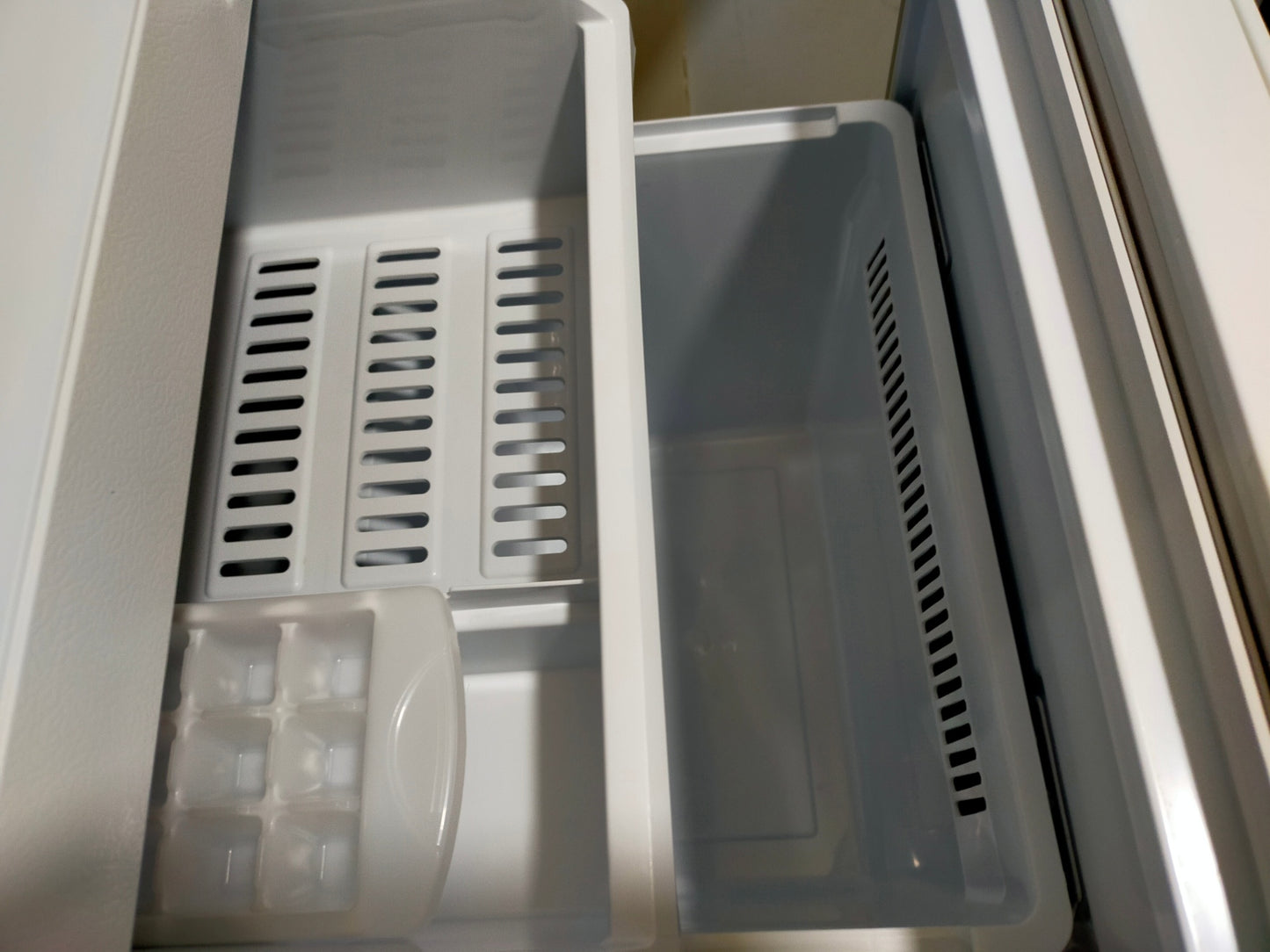 【サテライト】冷蔵庫 アクア AQR-13E8-W 126L 2022年製