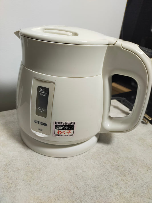 【サテライト】電気ケトル タイガー 0.6L PCF-A060-W