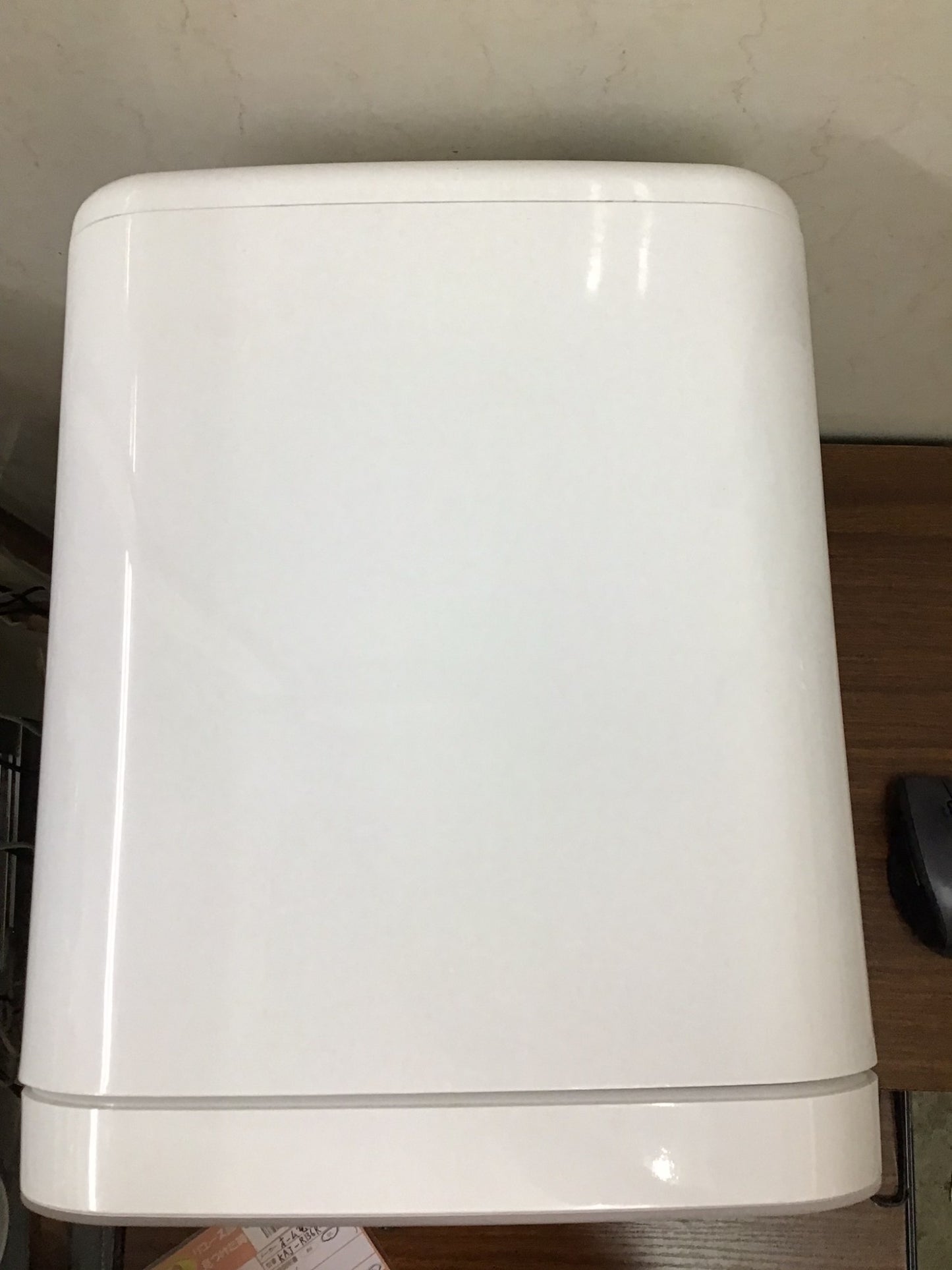 【深草店】 保冷保温ボックス　オーム電機　KAJ-R136R-W 

 2022年製年製