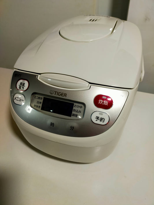 【サテライト】 炊飯器 タイガー 5.5合炊き JBH-G102-W  2024年製