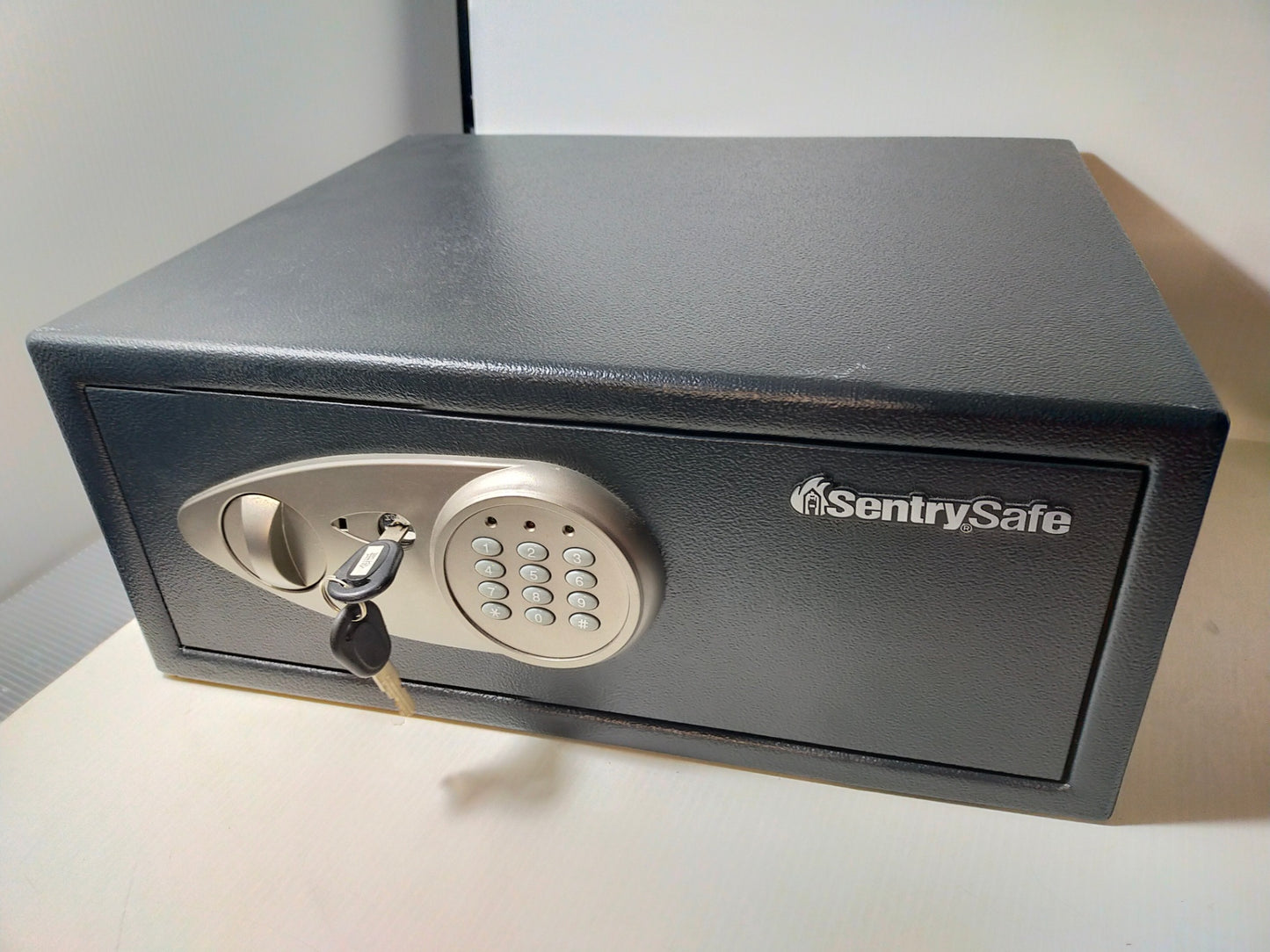 【サテライト】 金庫 SentrySafe X075