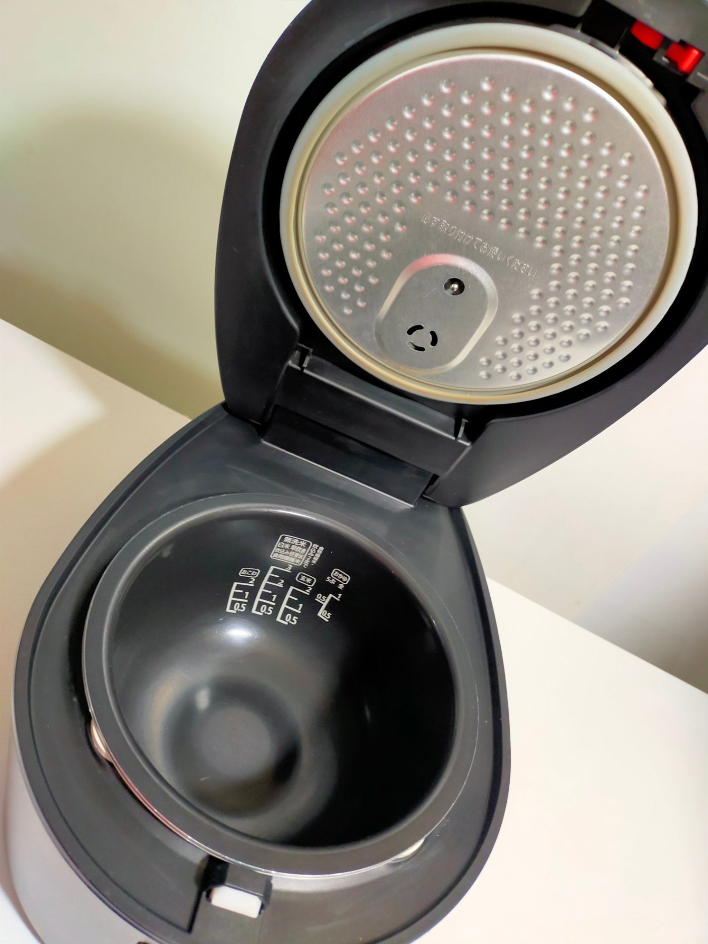 【サテライト】 IH炊飯器 アイリスオーヤマ 極厚火釜 3合炊き RC-IL30-B  2022年製