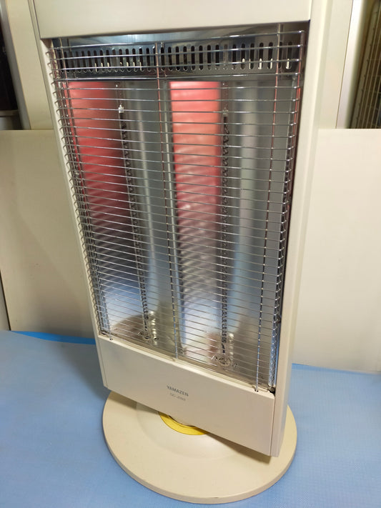 【サテライト】 カーボンヒーター 山善 DC-J092-W 

 2013年製